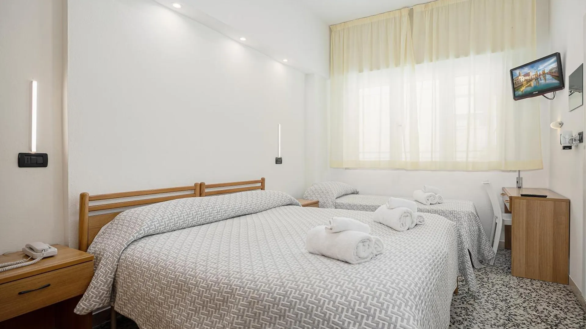 Hotel Altamarea Чезенатико 3*,  Италия